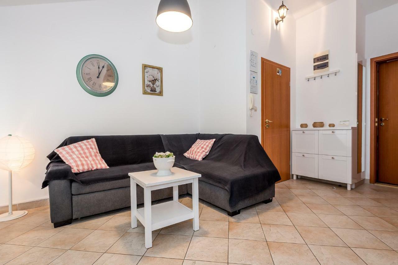 סרימה Apartman Karla Mara Ana Ivan & Jo מראה חיצוני תמונה